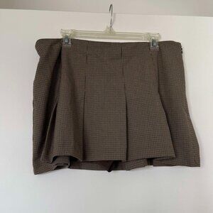Women's Mid Rise Pleated Mini Skort in Brown Plaid
